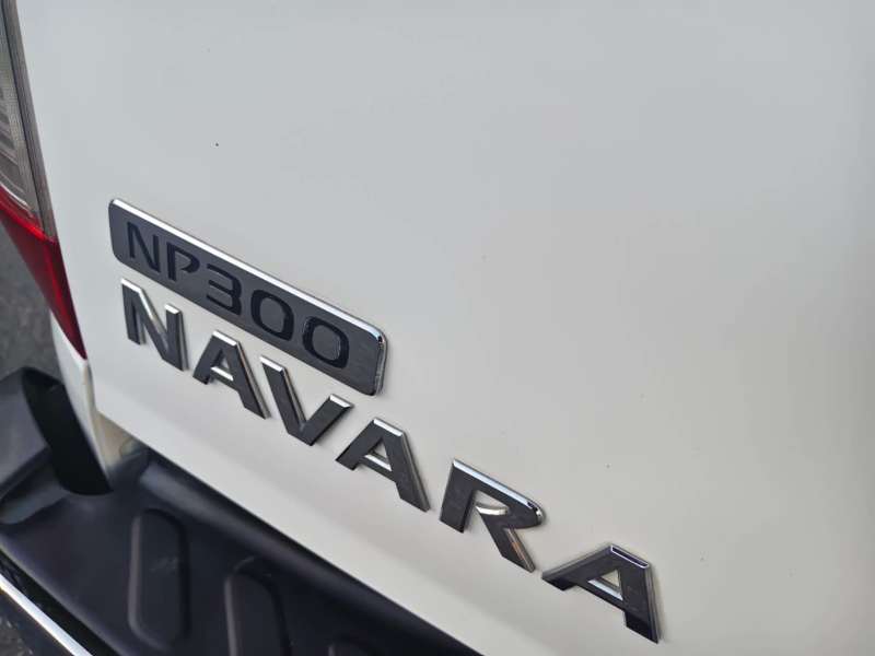 2015 Nissan Navara NP300, auto, Turbo Diesel, low kilometers, $ 18999 Ready for work.