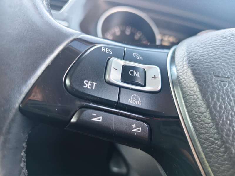 2018 VOLKSWAGEN TIGUAN 132 TSI COMFORTLINE, Top of the range, $ 16999 Great car.