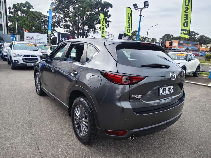 2017 Mazda Cx5 Touring, AWD, low kilometers, well maintained, $ 18999 Great car.
