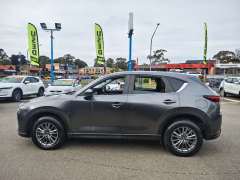 2017 Mazda Cx5 Touring, AWD, low kilometers, well maintained, $ 18999 Great car.