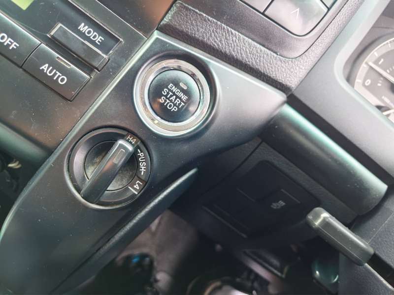 2013 TOYOTA LANDCRUISER ALTITUDE SE, 8seats, Well maintained, $ 39999 Nice truck!