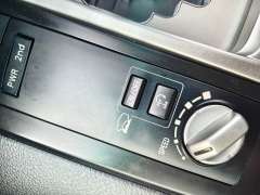 2013 TOYOTA LANDCRUISER ALTITUDE SE, 8seats, Well maintained, $ 39999 Nice truck!