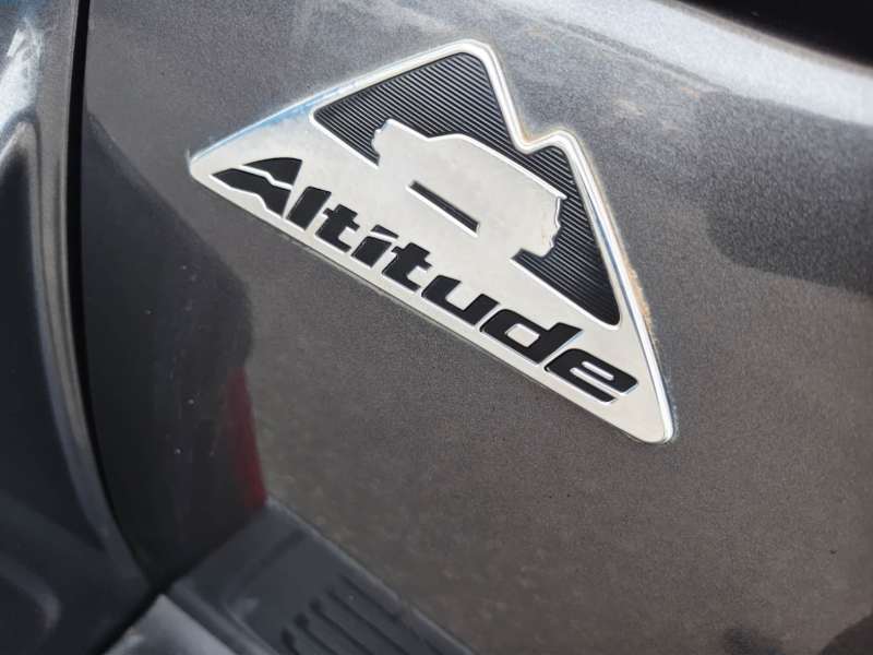 2013 TOYOTA LANDCRUISER ALTITUDE SE, 8seats, Well maintained, $ 41999 Nice truck!