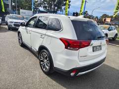 2018 MITSUBISHI OUTLANDER LS 7 SEAT , only 76704km! well maintained, $ 19999 Great car.