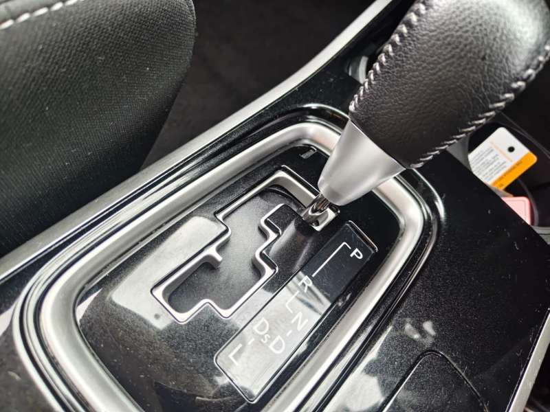 2018 MITSUBISHI OUTLANDER LS 7 SEAT , only 76704km! well maintained, $ 19999 Great car.