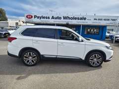 2018 MITSUBISHI OUTLANDER LS 7 SEAT , only 76704km! well maintained, $ 19999 Great car.