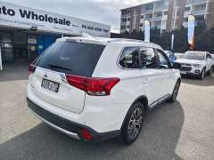 2018 MITSUBISHI OUTLANDER LS 7 SEAT , only 76704km! well maintained, $ 19999 Great car.