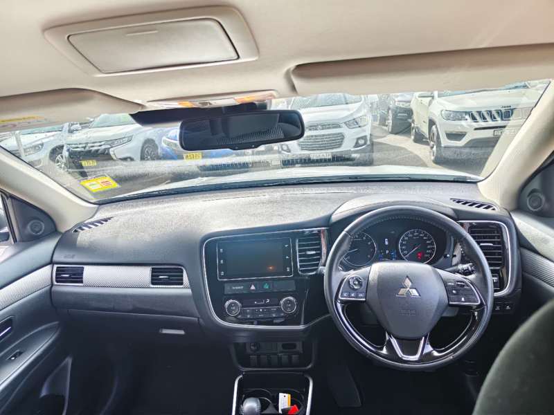 2018 MITSUBISHI OUTLANDER LS 7 SEAT , only 76704km! well maintained, $ 19999 Great car.