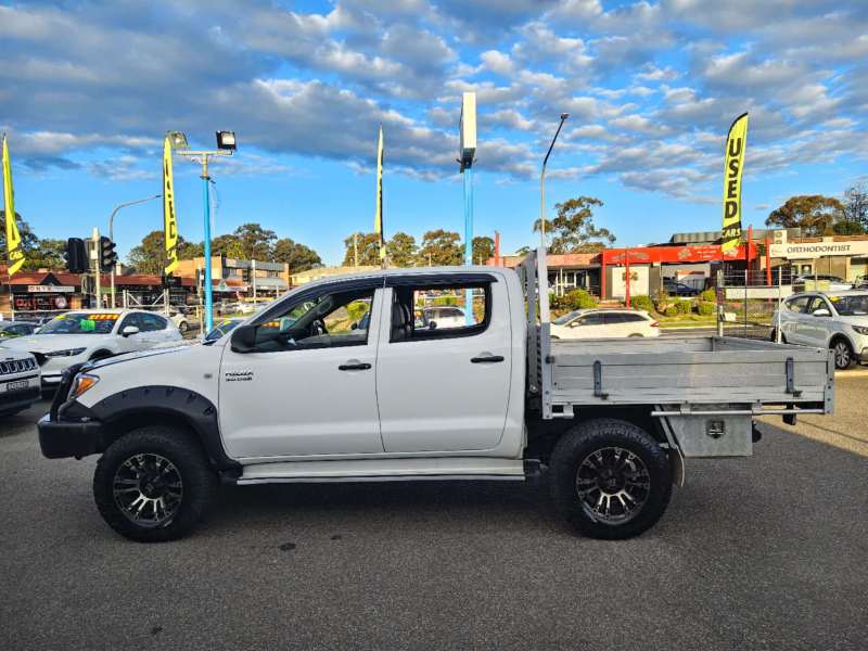2007 TOYOTA HILUX SR (4x4), manual, well maintained, $ 14999 Ready for work.