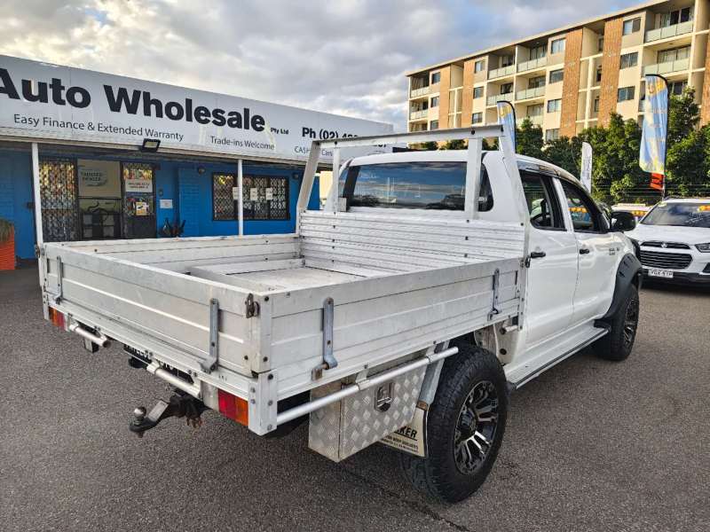2007 TOYOTA HILUX SR (4x4), manual, well maintained, $ 14999 Ready for work.