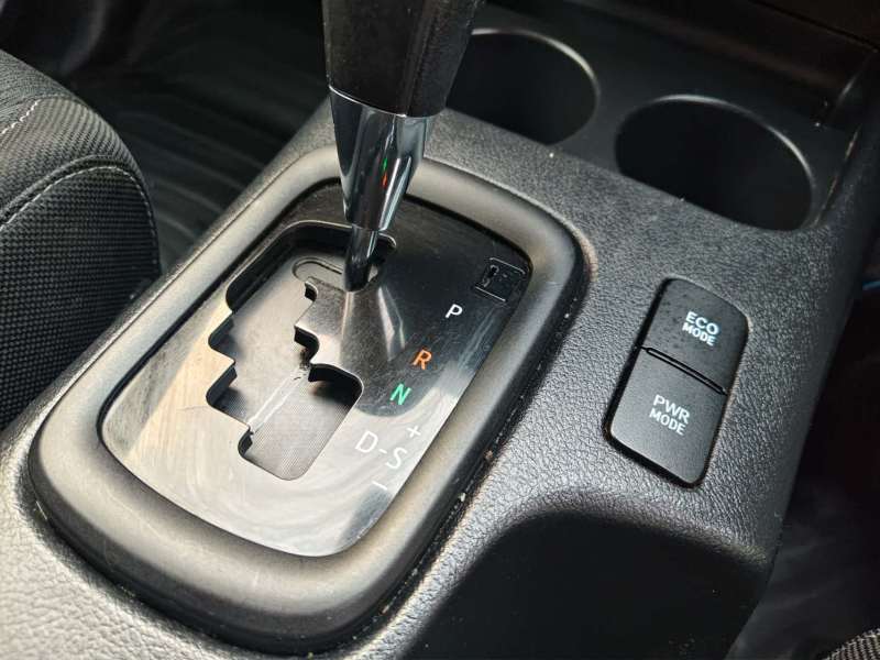 2020 TOYOTA HILUX SR (4x4), auto, well maintained, $ 27999 Cheap !!!