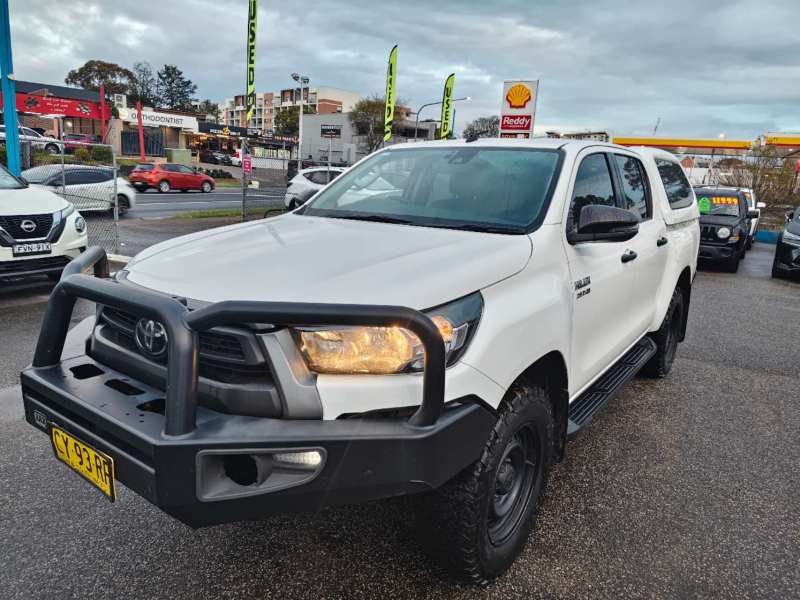 2020 TOYOTA HILUX SR (4x4), auto, well maintained, $ 27999 Cheap !!!