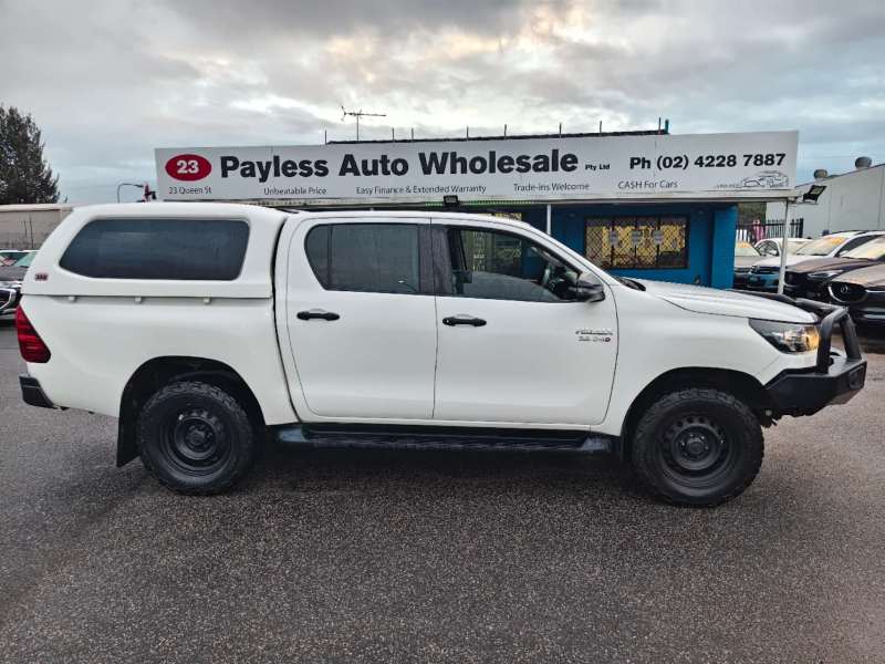 2020 TOYOTA HILUX SR (4x4), auto, well maintained, $ 27999 Cheap !!!