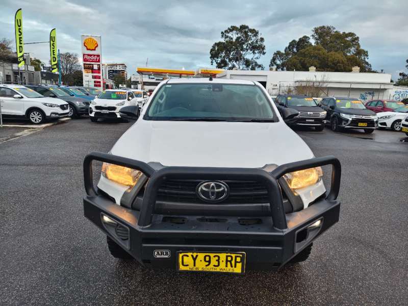 2020 TOYOTA HILUX SR (4x4), auto, well maintained, $ 27999 Cheap !!!