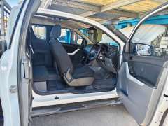 2015 MAZDA BT-50 XT (4x4), Space Cab, Hard to find, Well maintaind, $ 17999 Ready for work. Active
