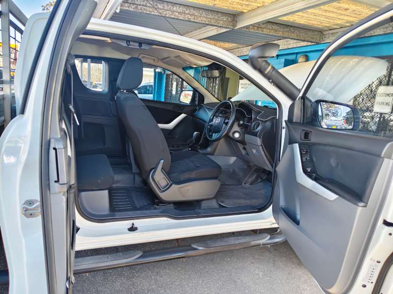 2015 MAZDA BT-50 XT (4x4), Space Cab, Hard to find, Well maintaind, $ 17999 Ready for work. Active