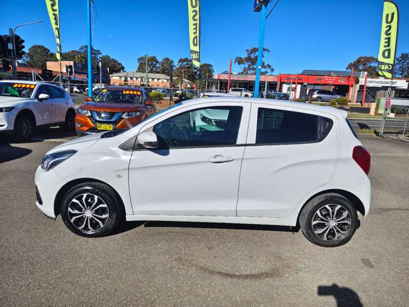 2016 HOLDEN SPARK LS, manual, low kilometers, $ 6600 Great 1st car.