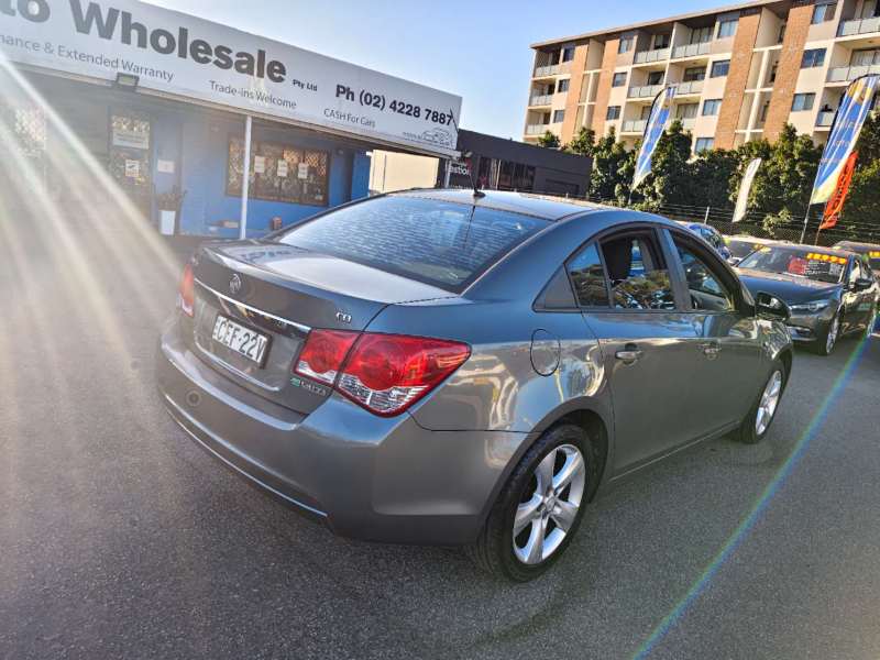 2011 HOLDEN CRUZE CD, auto, low kilometers, $ 4999 Cheap 1st car.