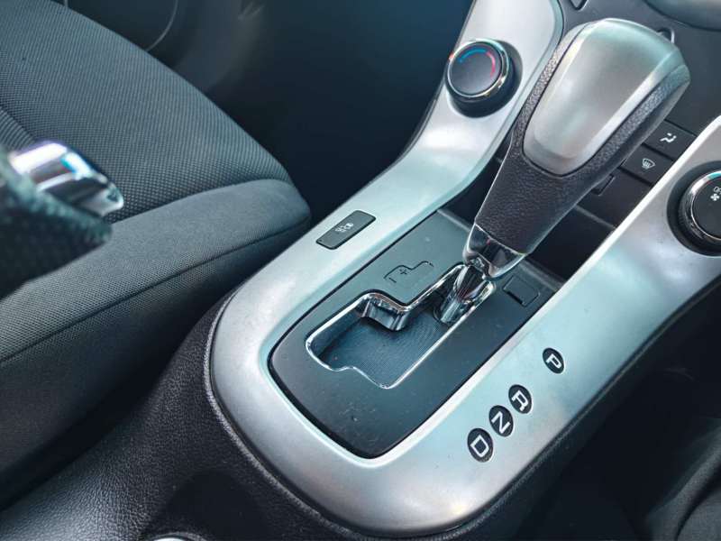 2011 HOLDEN CRUZE CD, auto, low kilometers, $ 4999 Cheap 1st car.
