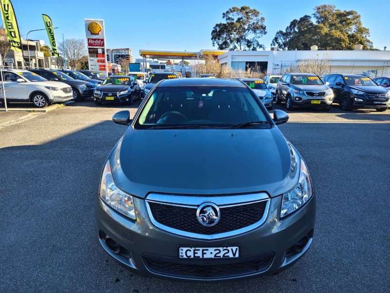 2011 HOLDEN CRUZE CD, auto, low kilometers, $ 4999 Cheap 1st car.
