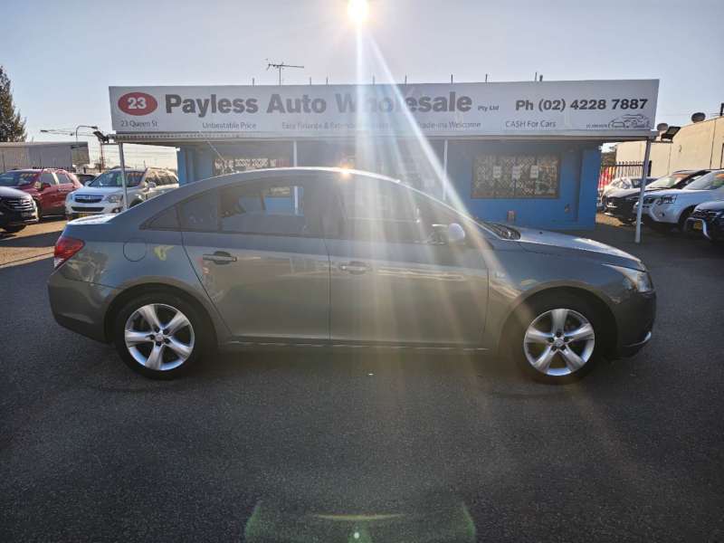 2011 HOLDEN CRUZE CD, auto, low kilometers, $ 4999 Cheap 1st car.