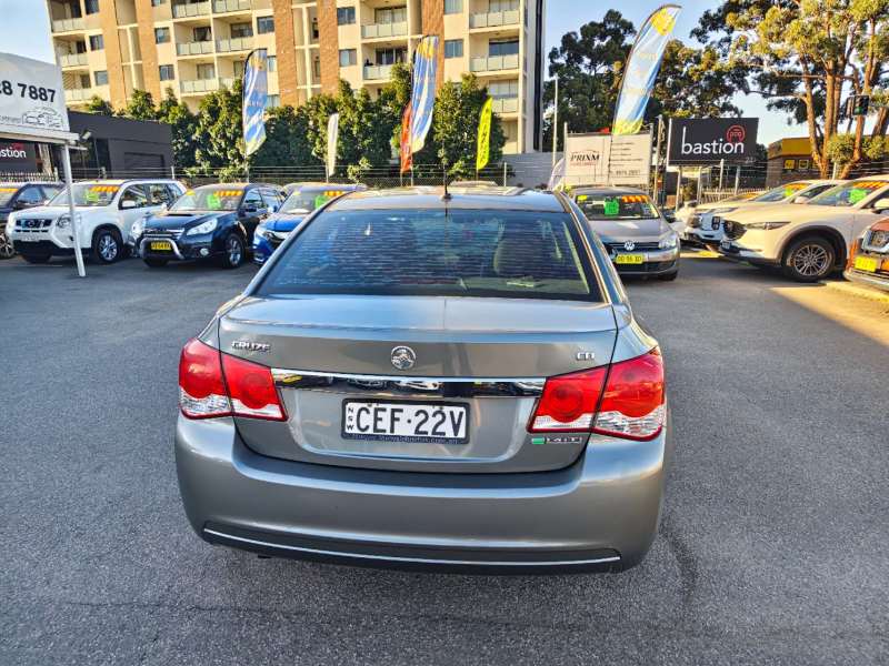 2011 HOLDEN CRUZE CD, auto, low kilometers, $ 4999 Cheap 1st car.