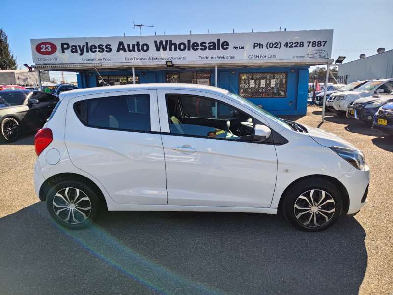 2016 HOLDEN SPARK LS, manual, low kilometers, $ 6600 Great 1st car.