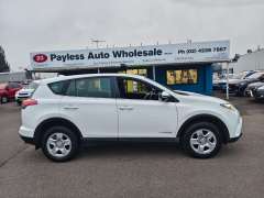 2017 TOYOTA RAV4 GX (4x4), auto, well maintained, $ 17999 Great city suv.