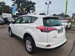 2017 TOYOTA RAV4 GX (4x4), auto, well maintained, $ 17999 Great city suv.