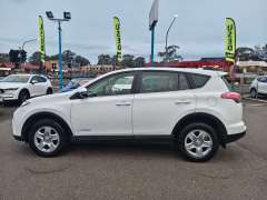 2017 TOYOTA RAV4 GX (4x4), auto, well maintained, $ 17999 Great city suv.
