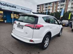 2017 TOYOTA RAV4 GX (4x4), auto, well maintained, $ 17999 Great city suv.