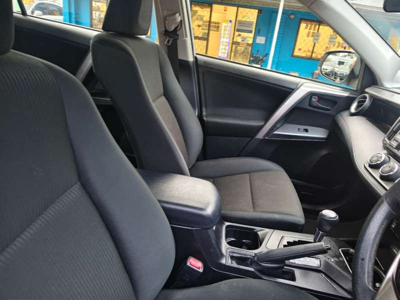 2017 TOYOTA RAV4 GX (4x4), auto, well maintained, $ 17999 Great city suv.