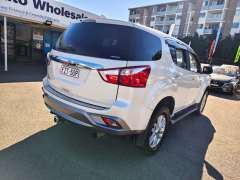 2018 ISUZU MU-X LS-U (4x4), 7seats, possibly the best you will find! $ 21999 Great family suv.