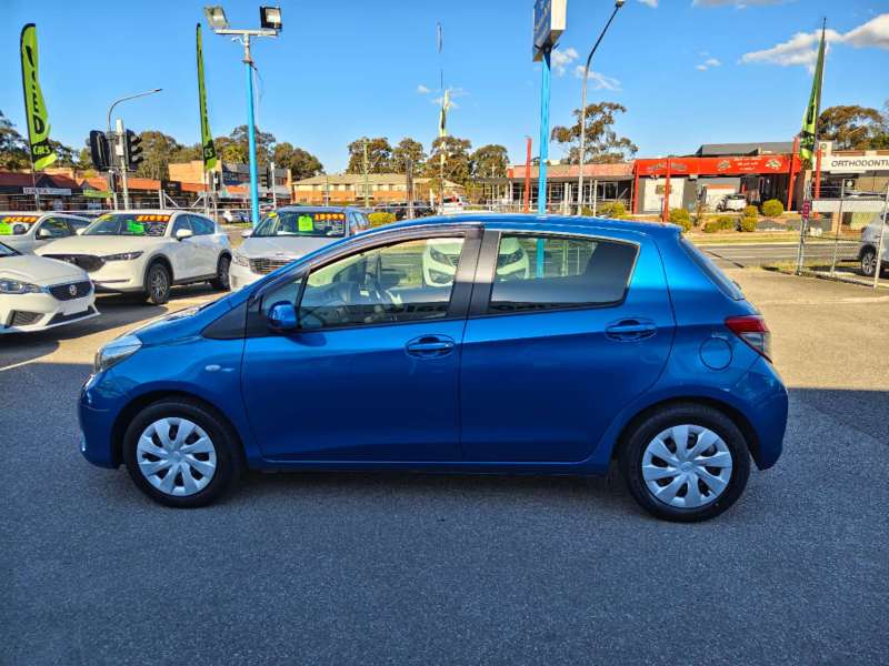 2012 TOYOTA YARIS YRS, 5doors, auto, only done 87865km! $ 11999 Cheap reliable 1st car.