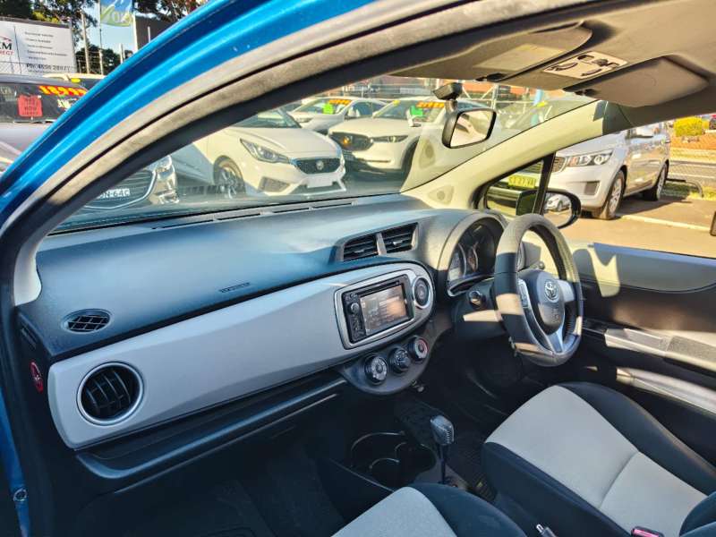 2012 TOYOTA YARIS YRS, 5doors, auto, only done 87865km! $ 11999 Cheap reliable 1st car.