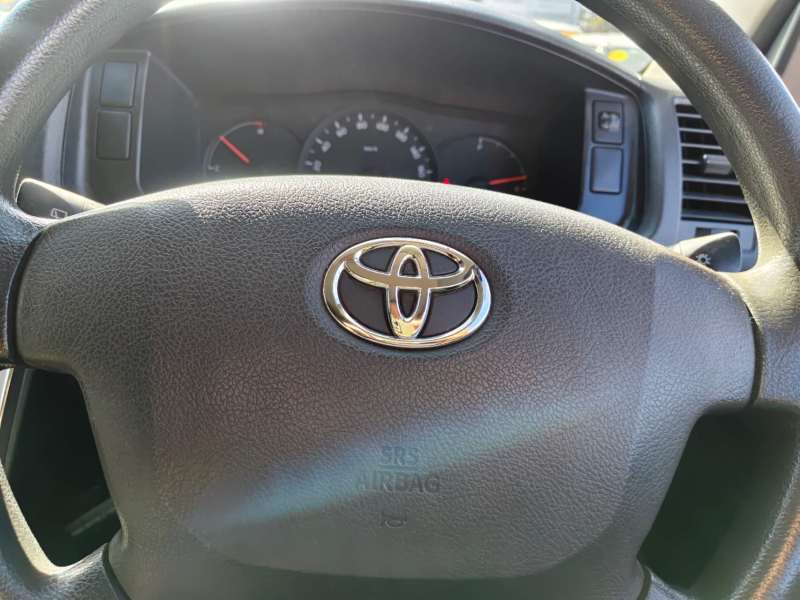 2015 TOYOTA HIACE DX, 6 seats, auto, low kilometers, well maintained, $ 23999 On special