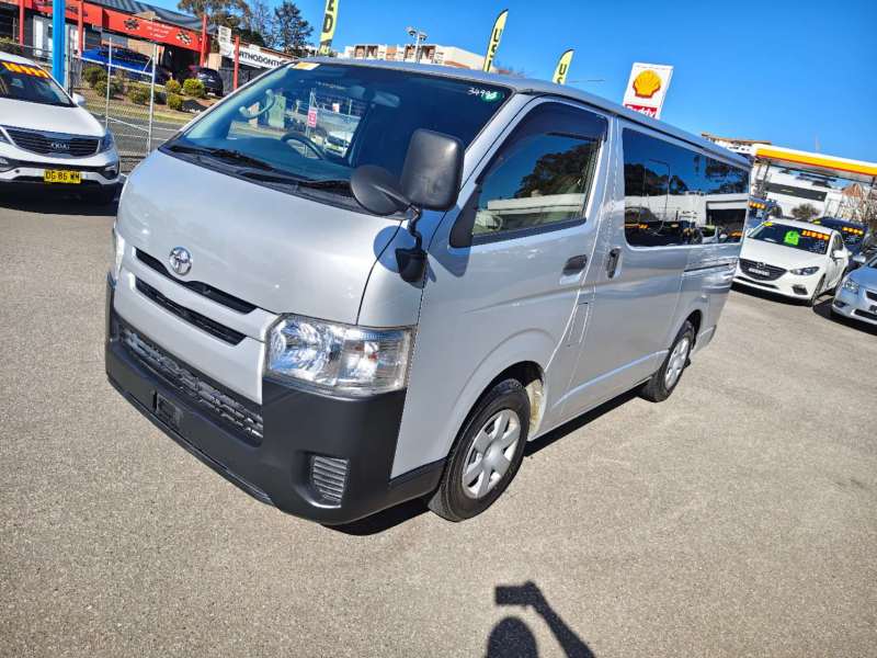 2015 TOYOTA HIACE DX, 6 seats, auto, low kilometers, well maintained, $ 23999 On special