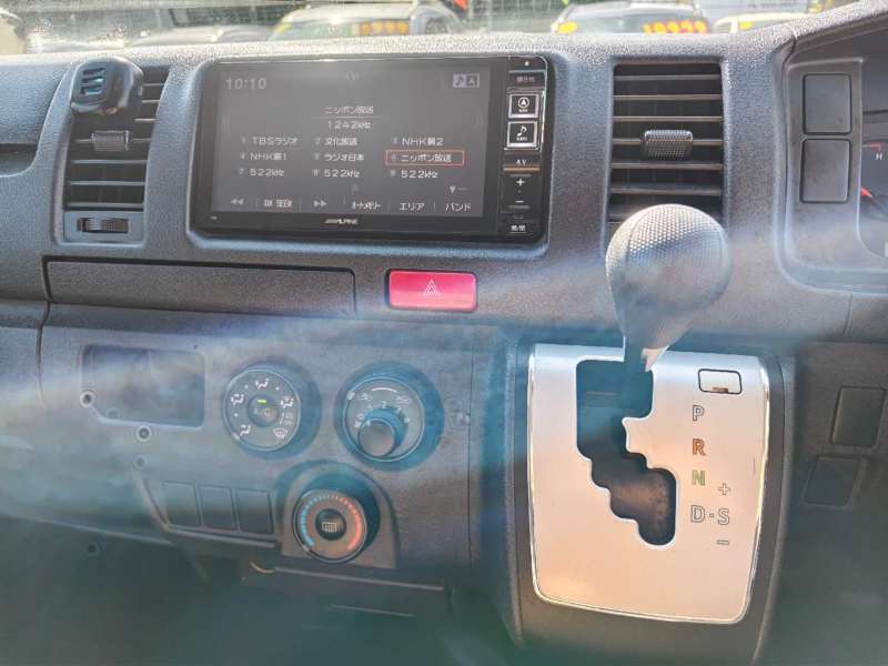 2015 TOYOTA HIACE DX, 6 seats, auto, low kilometers, well maintained, $ 23999 On special