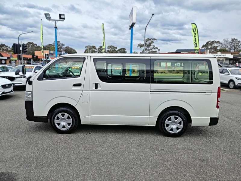 2019 TOYOTA HIACE DX, 6seats, auto, 55320km only, $ 28999 Ready for work.
