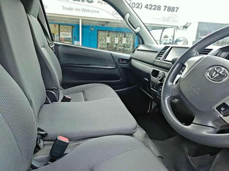 2019 TOYOTA HIACE DX, 6seats, auto, 55320km only, $ 28999 Ready for work.