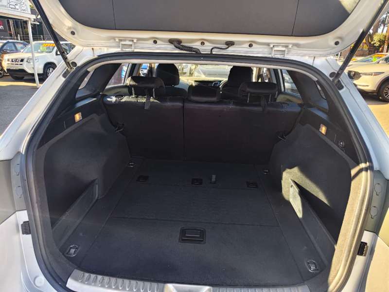 2011 HYUNDAI i40 ACTIVE, wagon, low kilometers, well maintained, $ 8999 Great 1st car