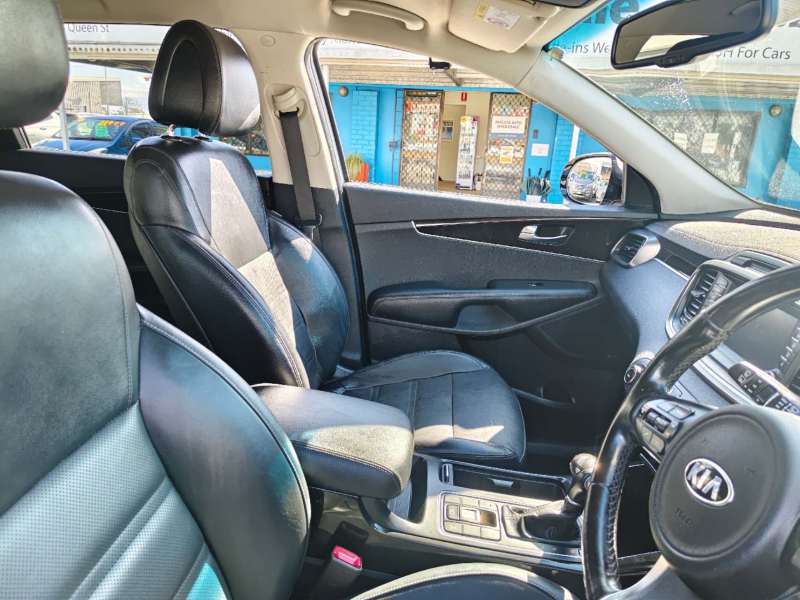 2016 KIA SORENTO SLi (4x4), 7seats, low kilometers, well maintained, $ 14999 Great car.