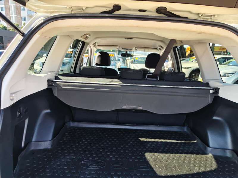 2017 SUBARU FORESTER 2.5i-L, auto, low kilometers, $ 16999 Great suv.