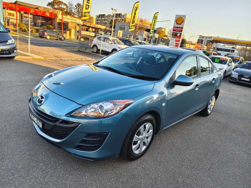 2011 MAZDA MAZDA3 NEO, auto, only 88971km, $ 9999 Great 1st car.