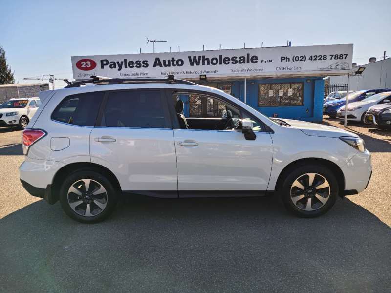 2017 SUBARU FORESTER 2.5i-L, auto, low kilometers, $ 16999 Great suv.