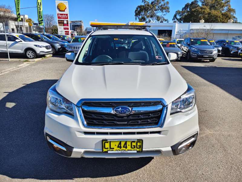 2017 SUBARU FORESTER 2.5i-L, auto, low kilometers, $ 16999 Great suv.