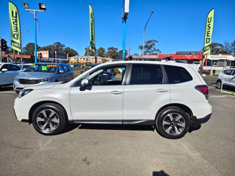 2017 SUBARU FORESTER 2.5i-L, auto, low kilometers, $ 16999 Great suv.
