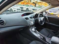 2011 MAZDA MAZDA3 NEO, auto, only 88971km, $ 9999 Great 1st car.