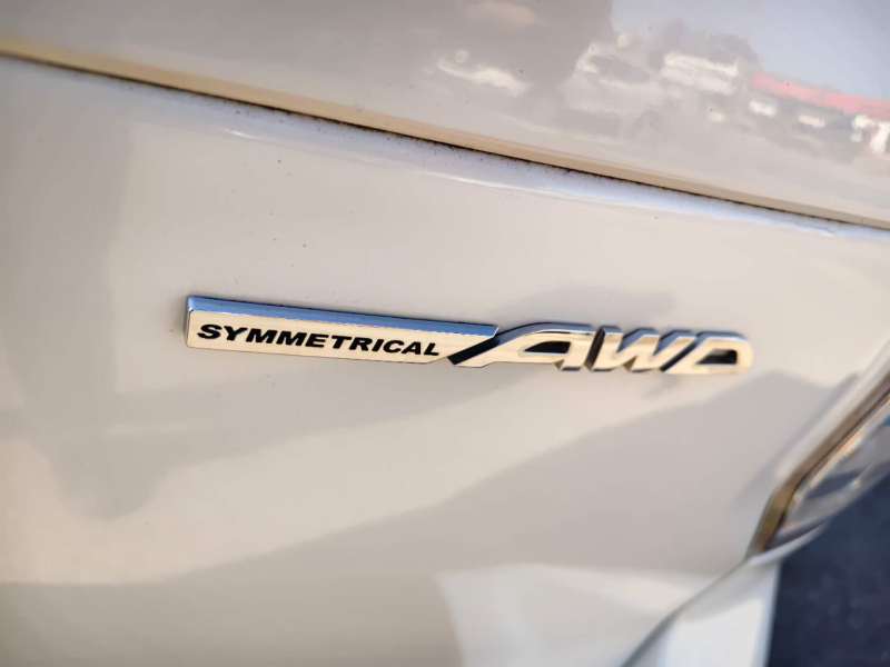 2017 SUBARU FORESTER 2.5i-L, auto, low kilometers, $ 16999 Great suv.