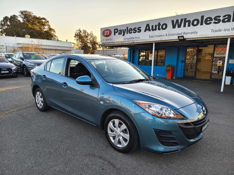 2011 MAZDA MAZDA3 NEO, auto, only 88971km, $ 9999 Great 1st car.